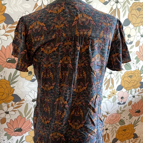 Women's XS Hinge Printed Blouse - Picture 3 of 3